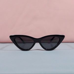 ‘Cardi’ Sunglasses In NIGHT🌑